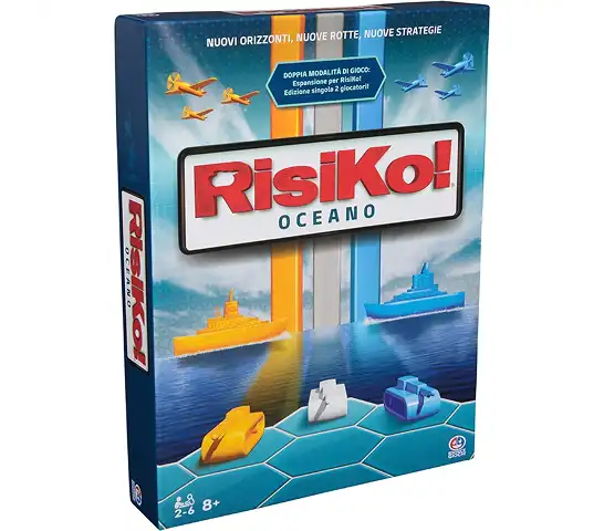 Pudełko gry planszowej Risico z obrazkiem przedstawiającym pionki w kształcie statku.